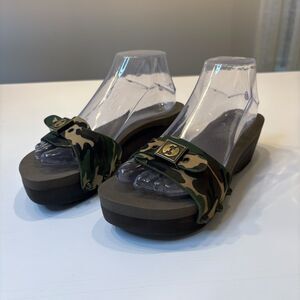 Flogg Women's Melanie Camo Camouflage Leather Slides Sandals US Size 8‎